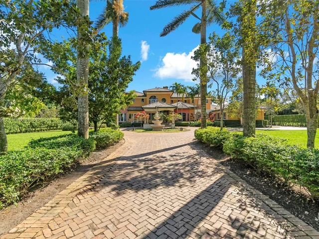 16990 SW 184th St, Miami FL 33187