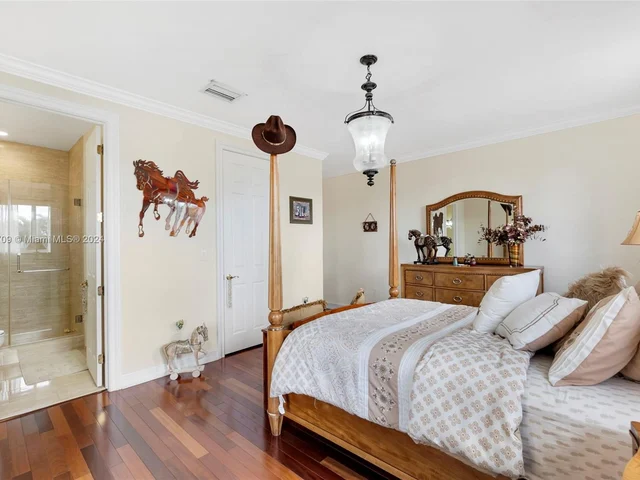 16990 SW 184th St, Miami FL 33187