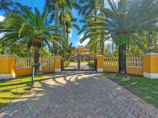 16990 SW 184th St, Miami FL 33187