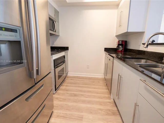 335 S Biscayne Blvd # 303, Miami FL 33131