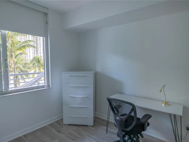 335 S Biscayne Blvd # 303, Miami FL 33131