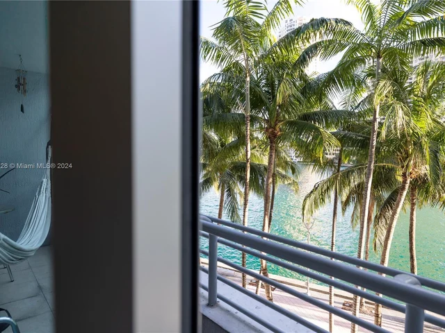 335 S Biscayne Blvd # 303, Miami FL 33131