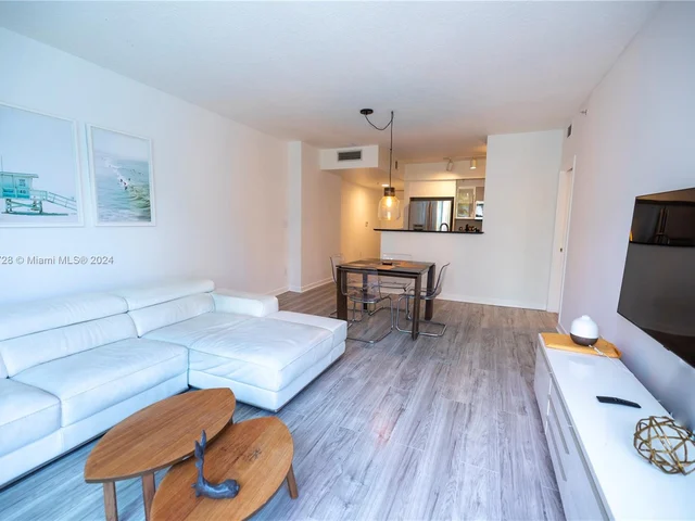 335 S Biscayne Blvd # 303, Miami FL 33131