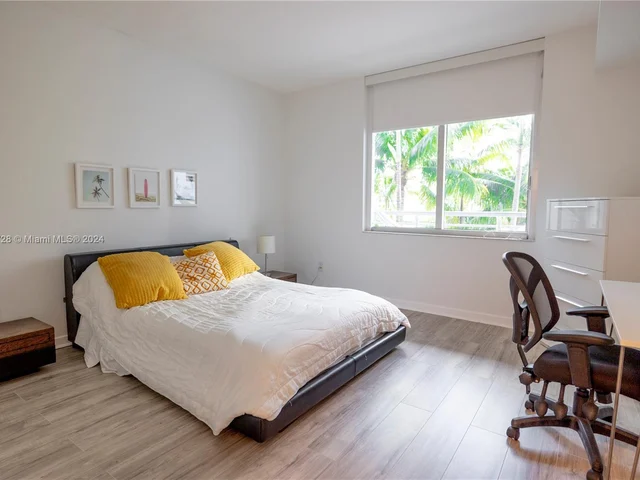 335 S Biscayne Blvd # 303, Miami FL 33131