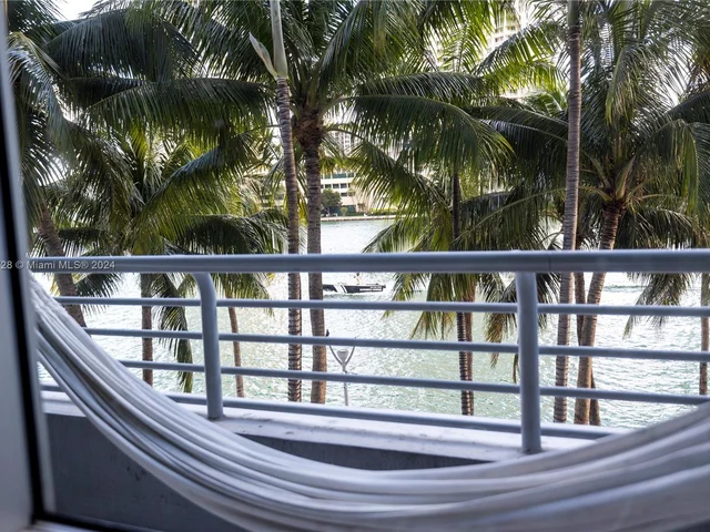 335 S Biscayne Blvd # 303, Miami FL 33131