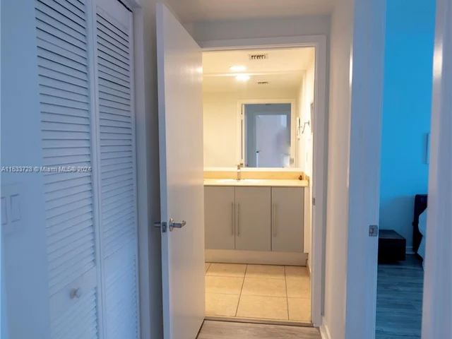 335 S Biscayne Blvd # 303, Miami FL 33131