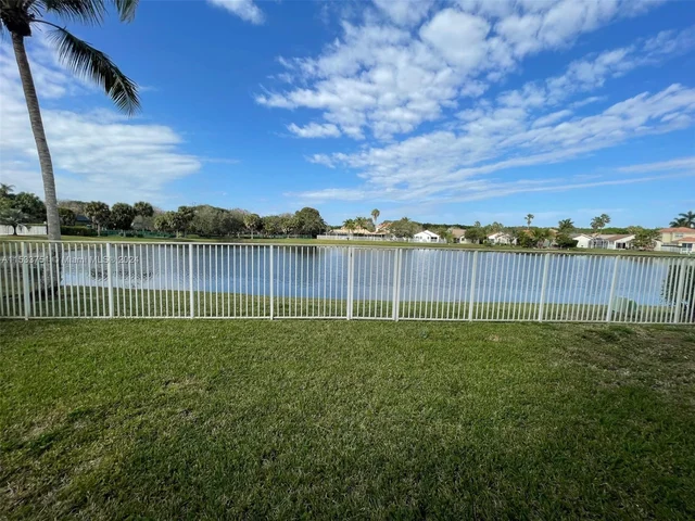 770 Stanton Dr, Weston FL 33326