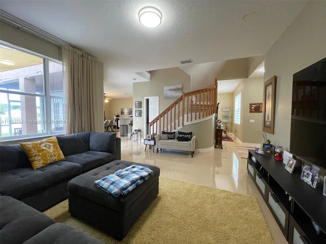 770 Stanton Dr, Weston FL 33326