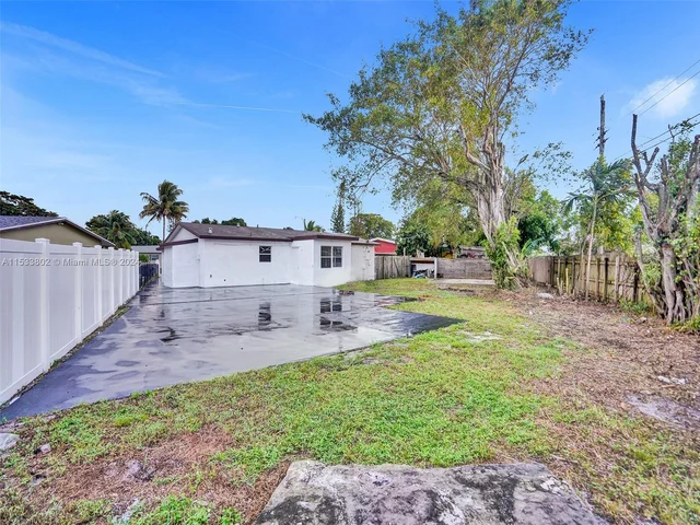 2251 NW 29th Ter, Fort Lauderdale FL 33311