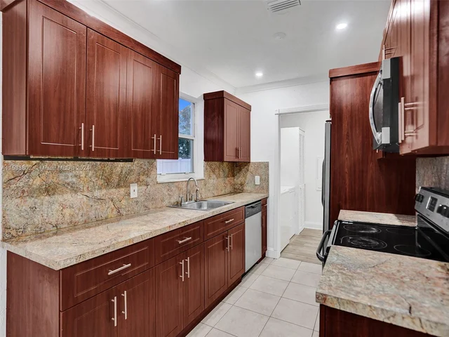 2251 NW 29th Ter, Fort Lauderdale FL 33311