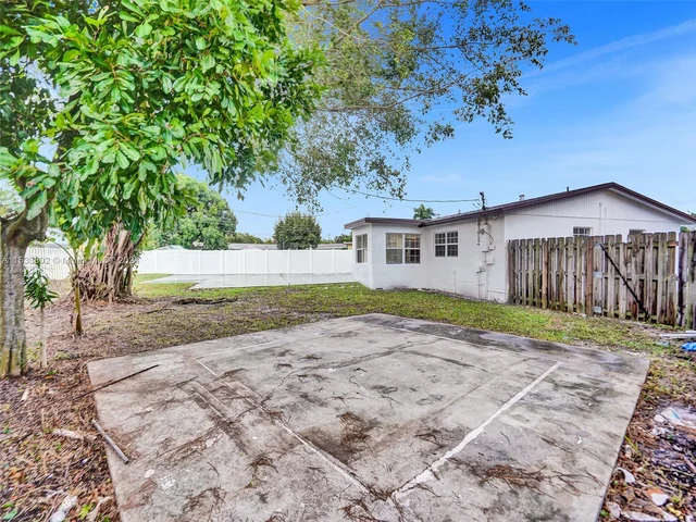 2251 NW 29th Ter, Fort Lauderdale FL 33311