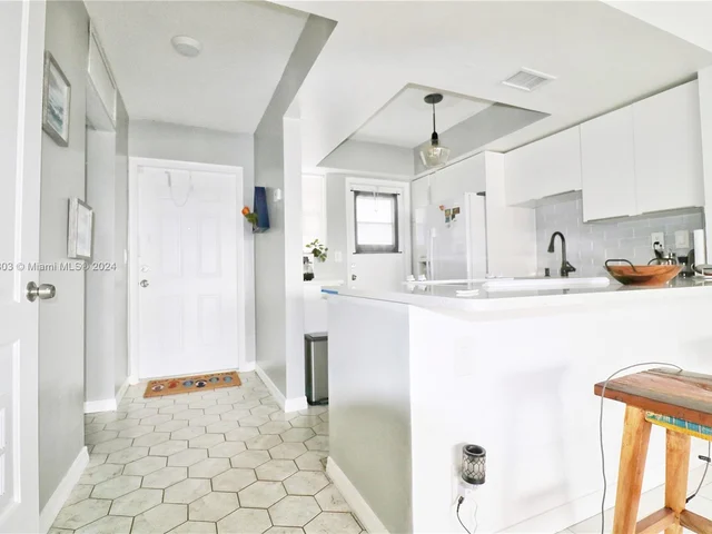 1333 E Hallandale Beach Blvd # 421, Hallandale Beach FL 33009