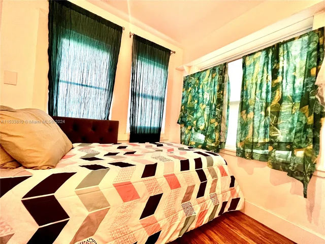 2220 Roosevelt St, Hollywood FL 33020