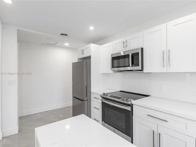 2320 NW 55th St # 2320, Miami FL 33142