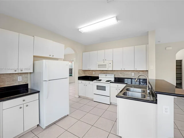 10869 SW 242nd St, Homestead FL 33032