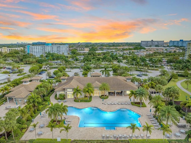 5103 Eucalyptus Dr, Hollywood FL 33021