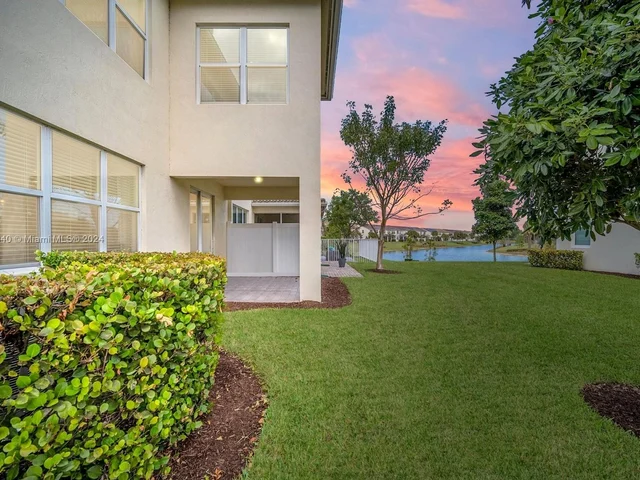 5103 Eucalyptus Dr, Hollywood FL 33021