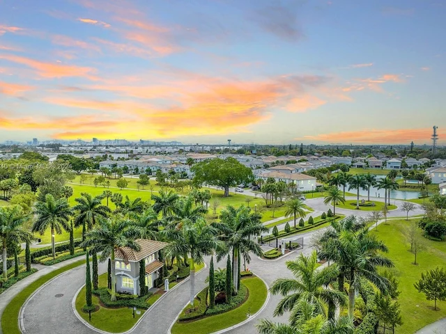 5103 Eucalyptus Dr, Hollywood FL 33021