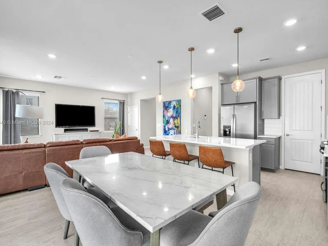 5103 Eucalyptus Dr, Hollywood FL 33021