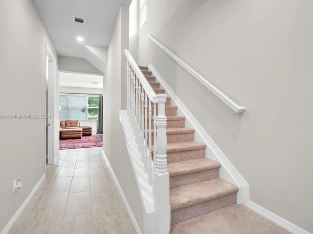 5103 Eucalyptus Dr, Hollywood FL 33021