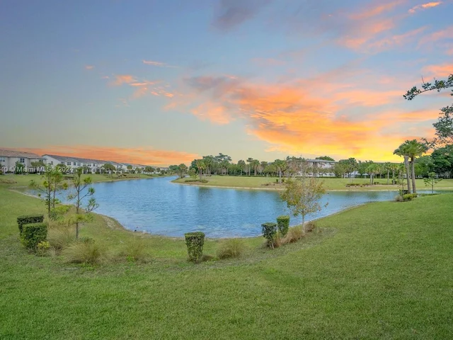 5103 Eucalyptus Dr, Hollywood FL 33021