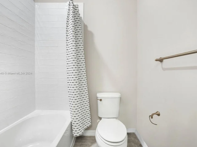 5103 Eucalyptus Dr, Hollywood FL 33021