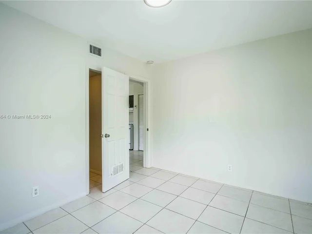 666 NE 80th St # 6, Miami FL 33138