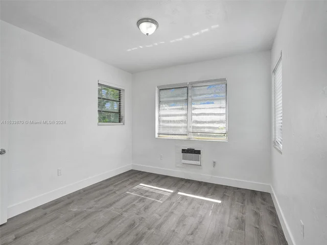 4172 Chase Ave # 12, Miami Beach FL 33140