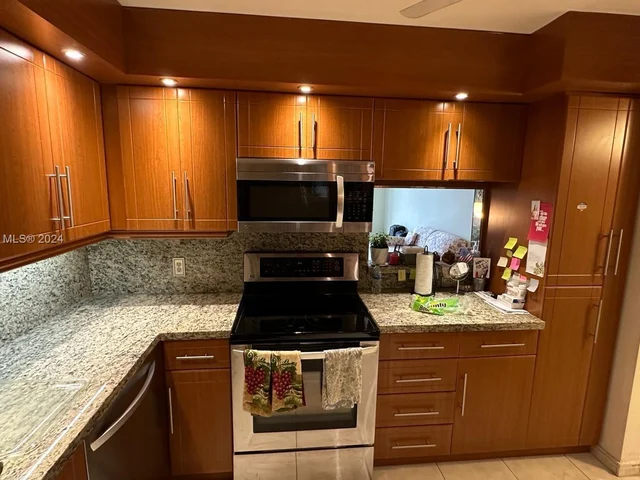 2851 NE 183rd St # 415E, Aventura FL 33160