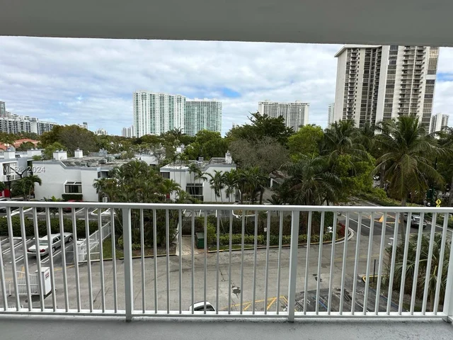 2851 NE 183rd St # 415E, Aventura FL 33160