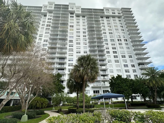 2851 NE 183rd St # 415E, Aventura FL 33160