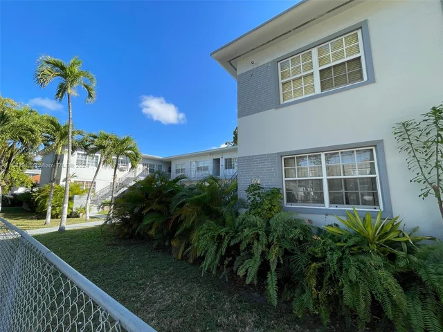 555 SW 16th Ave # 14, Miami FL 33135