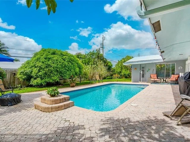 1520 NE 52nd St, Fort Lauderdale FL 33334