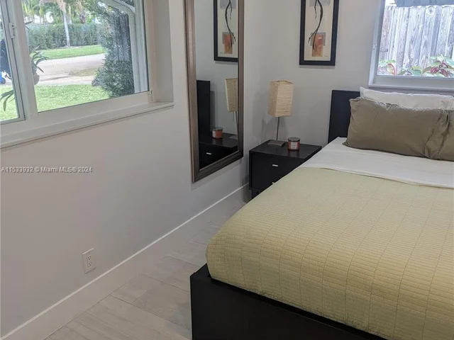 1520 NE 52nd St, Fort Lauderdale FL 33334