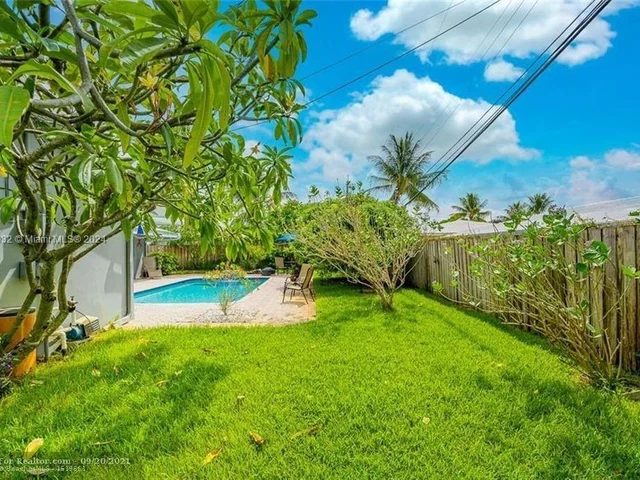1520 NE 52nd St, Fort Lauderdale FL 33334