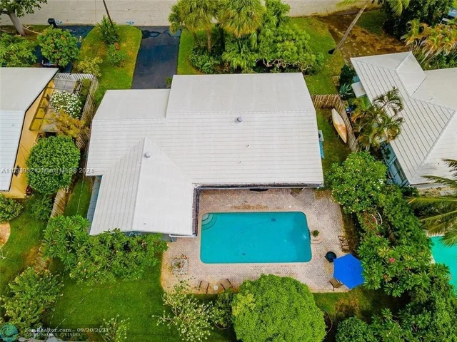 1520 NE 52nd St, Fort Lauderdale FL 33334