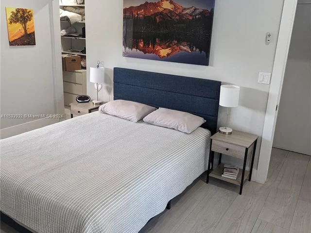 1520 NE 52nd St, Fort Lauderdale FL 33334