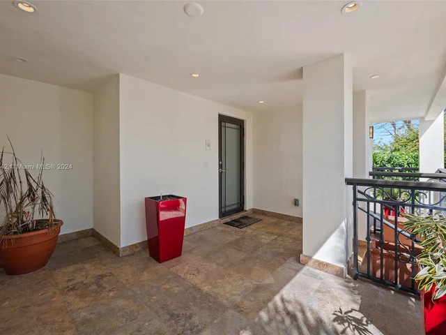 422 Fernwood Rd # 422, Key Biscayne FL 33149