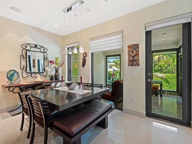 422 Fernwood Rd # 422, Key Biscayne FL 33149