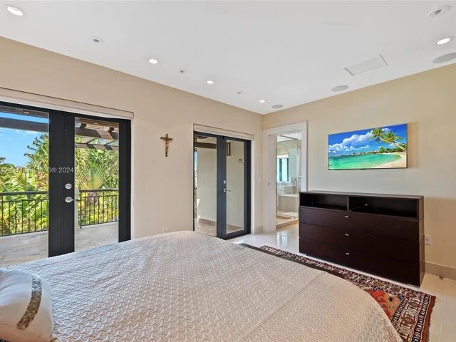 422 Fernwood Rd # 422, Key Biscayne FL 33149