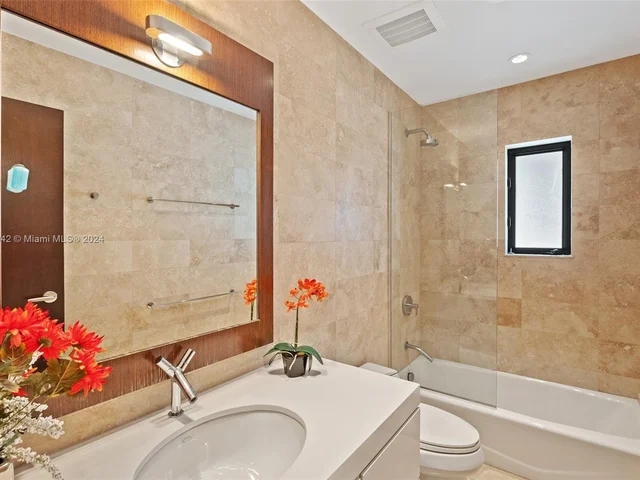 422 Fernwood Rd # 422, Key Biscayne FL 33149