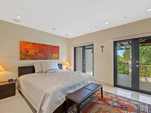 422 Fernwood Rd # 422, Key Biscayne FL 33149