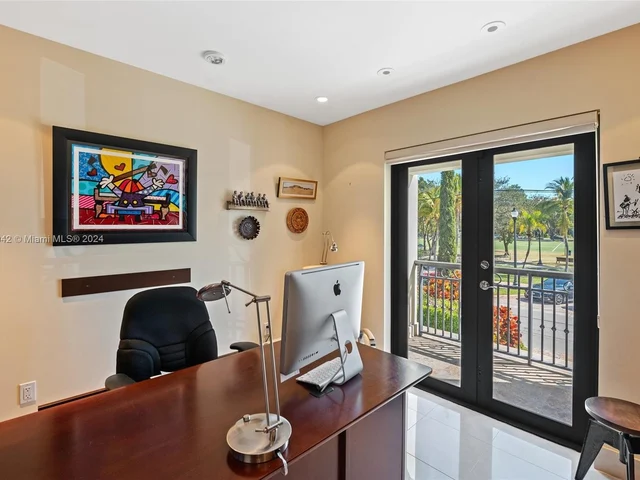 422 Fernwood Rd # 422, Key Biscayne FL 33149