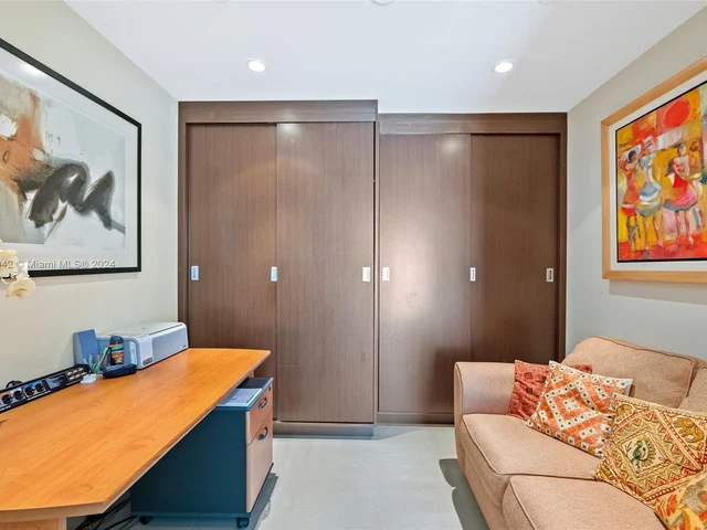 422 Fernwood Rd # 422, Key Biscayne FL 33149