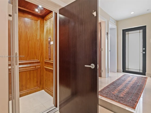 422 Fernwood Rd # 422, Key Biscayne FL 33149