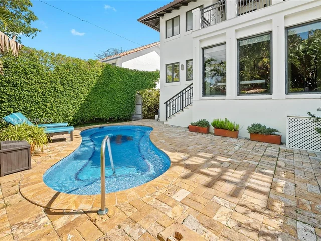 422 Fernwood Rd # 422, Key Biscayne FL 33149