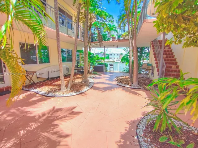 8040 Tatum Waterway Dr # 8040, Miami Beach FL 33141