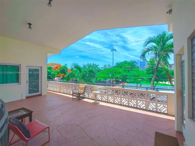 8040 Tatum Waterway Dr # 8040, Miami Beach FL 33141