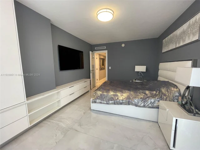 1985 S Ocean Dr, Hallandale Beach FL 33009