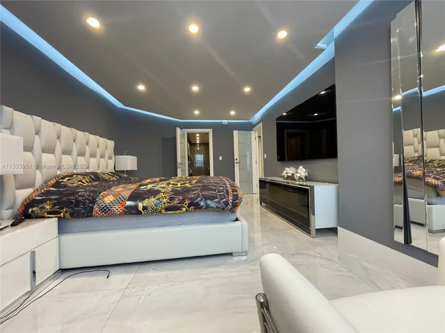 1985 S Ocean Dr, Hallandale Beach FL 33009